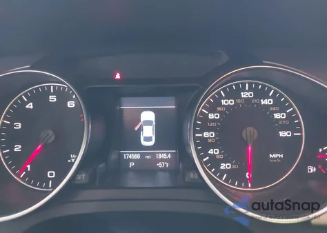 2010 Audi A5 2.0T Premium z USA, uszkodzony, nr VIN WAULFAFR4AA001152